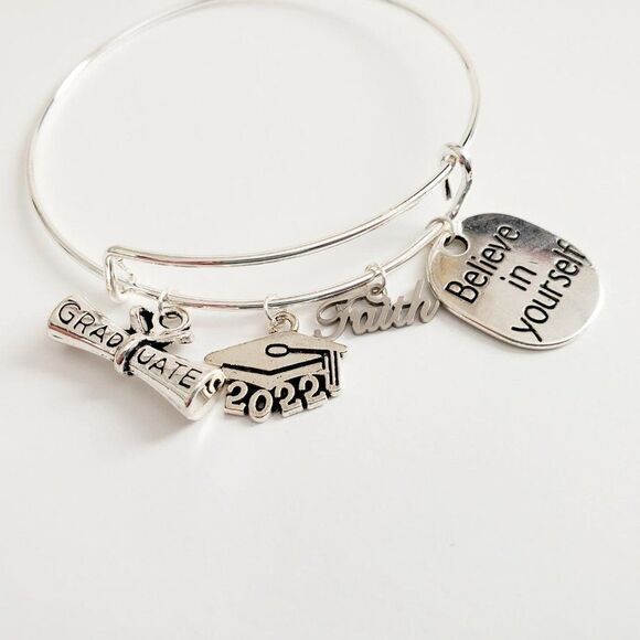 Class of 2022 Graduation Charm Bracelet, Graduation Gift, Senior Graduate - Picture 11 of 13